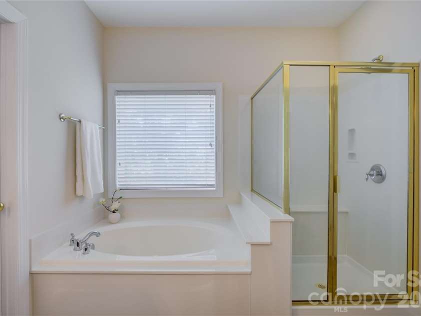 14125 Montecastillo Place, Charlotte, NC 28278.  MLS# CAR4394148, YatesRealty ID 36035. 