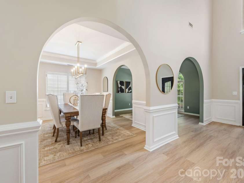 20307 Southshore Drive, Cornelius, NC 28031.  MLS# CAR4395285, YatesRealty ID 36036. Dining Room and 2 story entrance