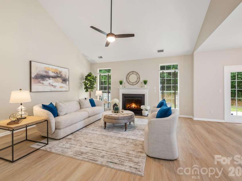 20307 Southshore Drive, Cornelius, NC 28031.  MLS# CAR4395285, YatesRealty ID 36036. Family Room view from entrance hallway