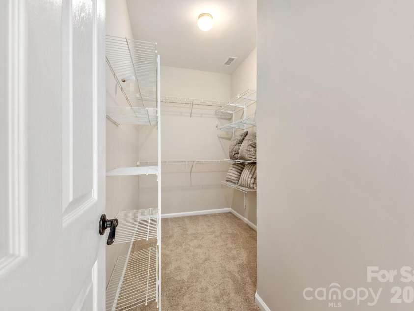 20307 Southshore Drive, Cornelius, NC 28031.  MLS# CAR4395285, YatesRealty ID 36036. Primary Closet