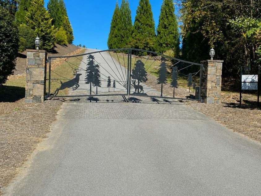 109 Spring Hollow, Mill Spring, NC 28756.  MLS# CAR4402762, YatesRealty ID 36038. 
