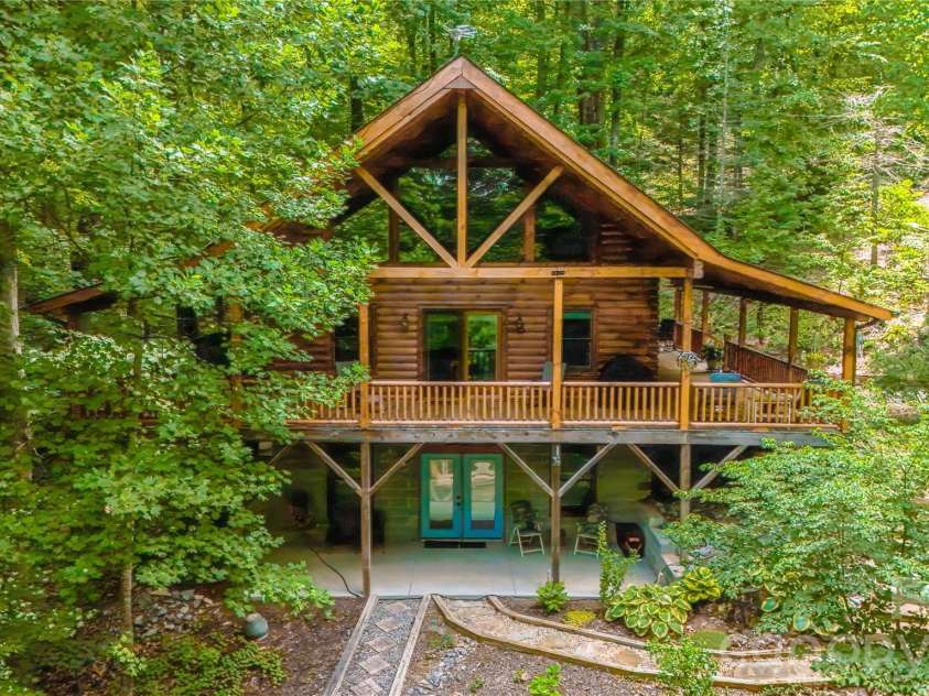 700 Howard Drive, Lake Lure, NC 28746.  MLS# CAR4396697, YatesRealty ID 36039. 