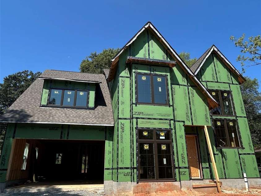 4616 General Pershing Drive, Charlotte, NC 28209.  MLS# CAR4321573, YatesRealty ID 3604. 