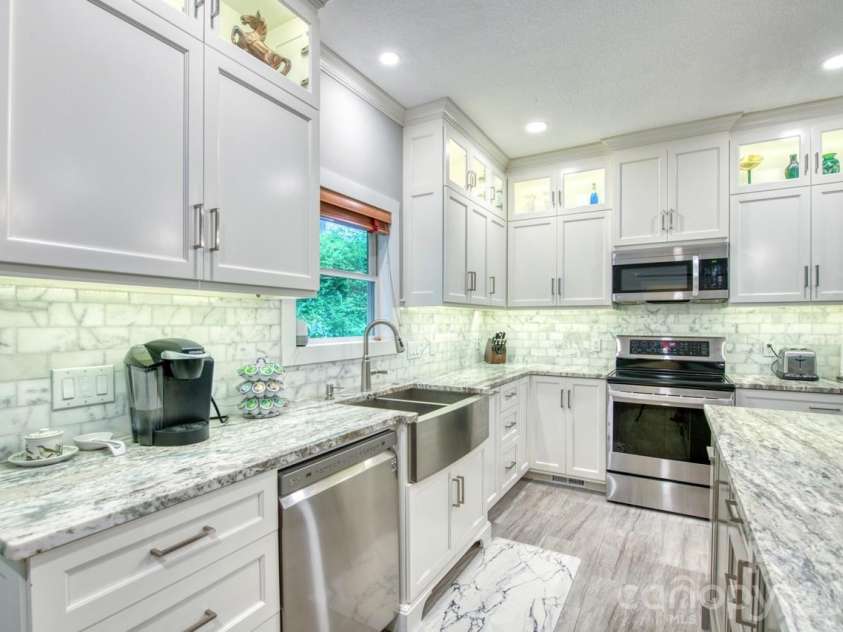 7 Higel Lane, Maggie Valley, NC 28751.  MLS# CAR4400794, YatesRealty ID 36040. 