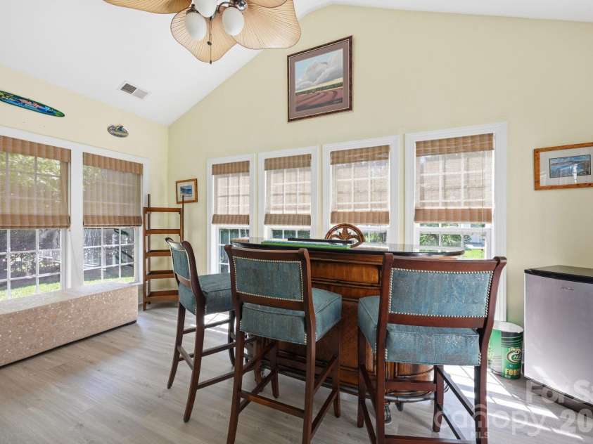 4405 Squirrel Trail Lane, Charlotte, NC 28269.  MLS# CAR4387665, YatesRealty ID 36043. 