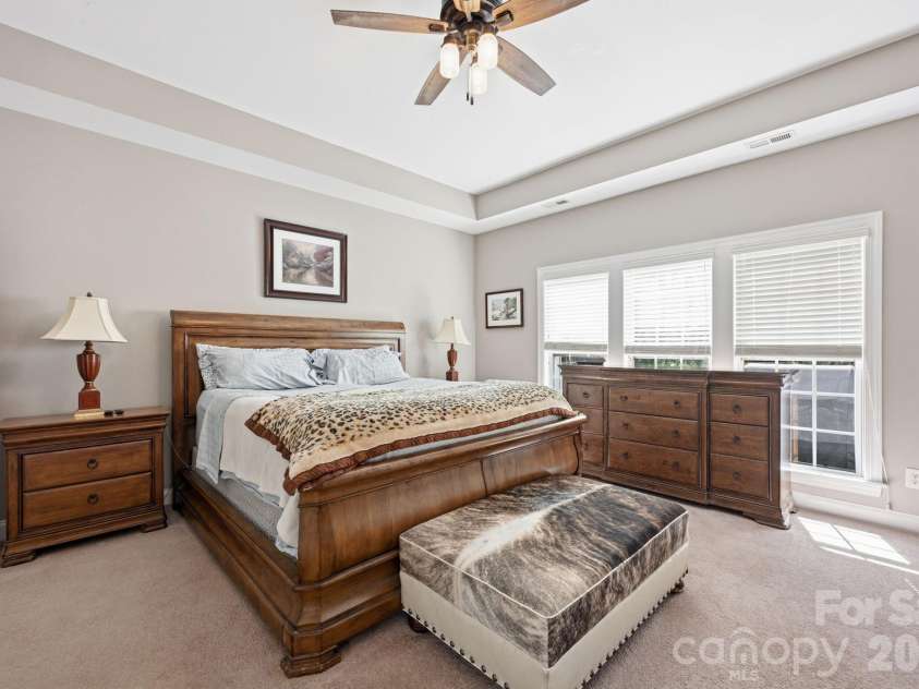4405 Squirrel Trail Lane, Charlotte, NC 28269.  MLS# CAR4387665, YatesRealty ID 36043. 