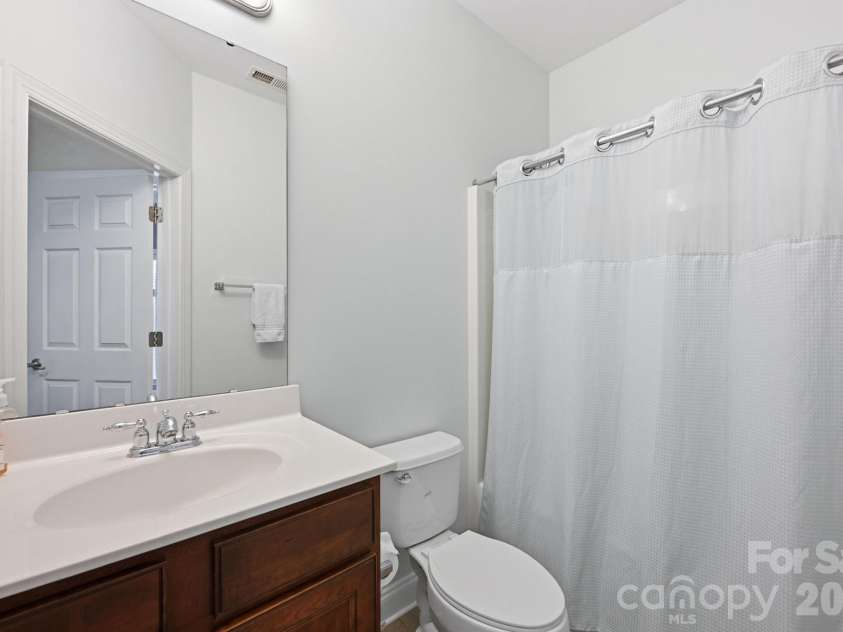 4405 Squirrel Trail Lane, Charlotte, NC 28269.  MLS# CAR4387665, YatesRealty ID 36043. 