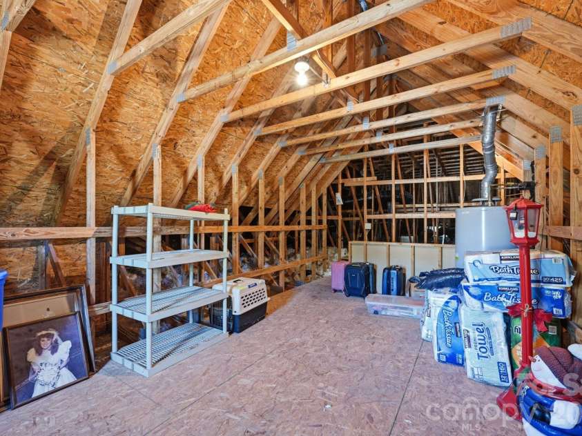 4405 Squirrel Trail Lane, Charlotte, NC 28269.  MLS# CAR4387665, YatesRealty ID 36043. 