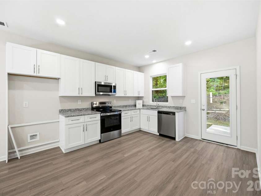 402 Brice Street, Kings Mountain, NC 28086.  MLS# CAR4389813, YatesRealty ID 36045. 