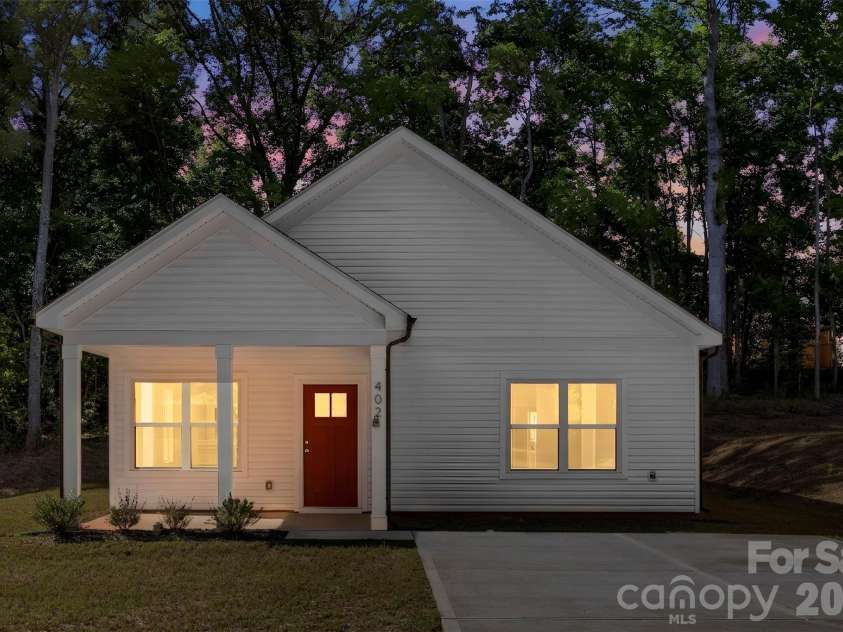 402 Brice Street, Kings Mountain, NC 28086.  MLS# CAR4389813, YatesRealty ID 36045. 