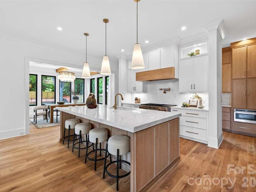 709 Bertonley Avenue, Charlotte, NC 28211.  MLS# CAR4378882, YatesRealty ID 36046. 