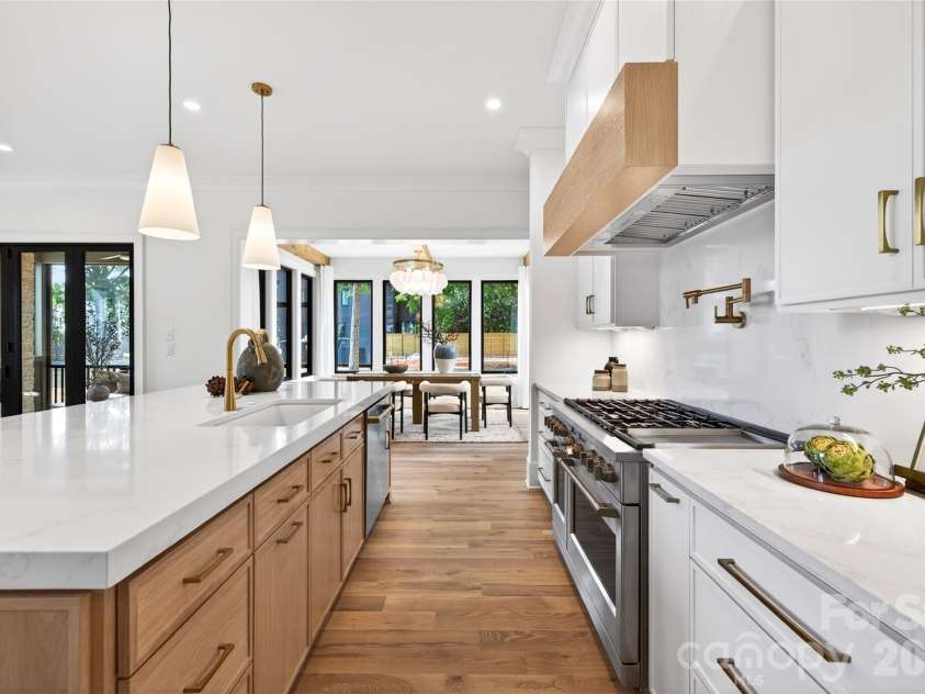 709 Bertonley Avenue, Charlotte, NC 28211.  MLS# CAR4378882, YatesRealty ID 36046. 