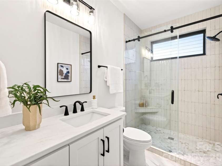709 Bertonley Avenue, Charlotte, NC 28211.  MLS# CAR4378882, YatesRealty ID 36046. 