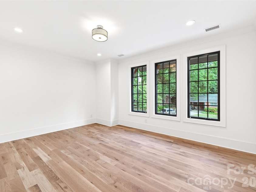 709 Bertonley Avenue, Charlotte, NC 28211.  MLS# CAR4378882, YatesRealty ID 36046. 