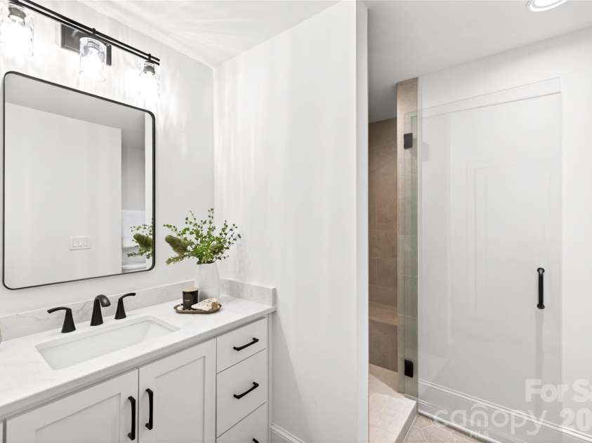 709 Bertonley Avenue, Charlotte, NC 28211.  MLS# CAR4378882, YatesRealty ID 36046. 