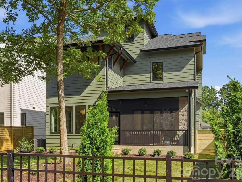 709 Bertonley Avenue, Charlotte, NC 28211.  MLS# CAR4378882, YatesRealty ID 36046. 