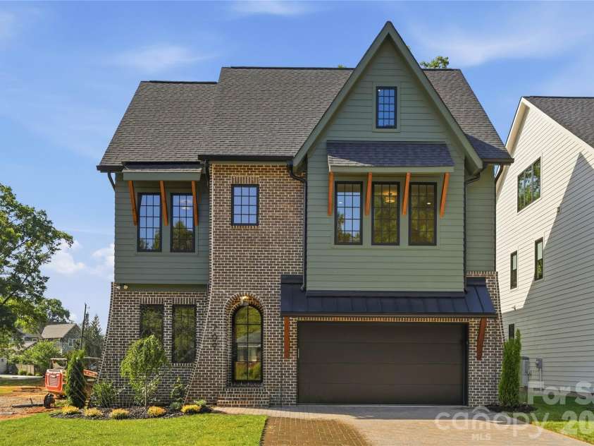 709 Bertonley Avenue, Charlotte, NC 28211.  MLS# CAR4419216, YatesRealty ID 36046. 