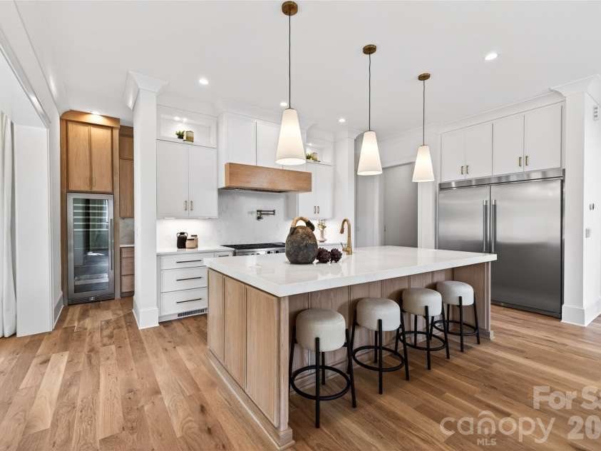 709 Bertonley Avenue, Charlotte, NC 28211.  MLS# CAR4419216, YatesRealty ID 36046. 