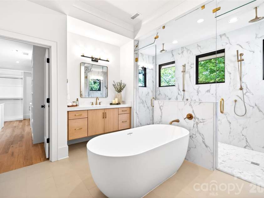 709 Bertonley Avenue, Charlotte, NC 28211.  MLS# CAR4419216, YatesRealty ID 36046. 