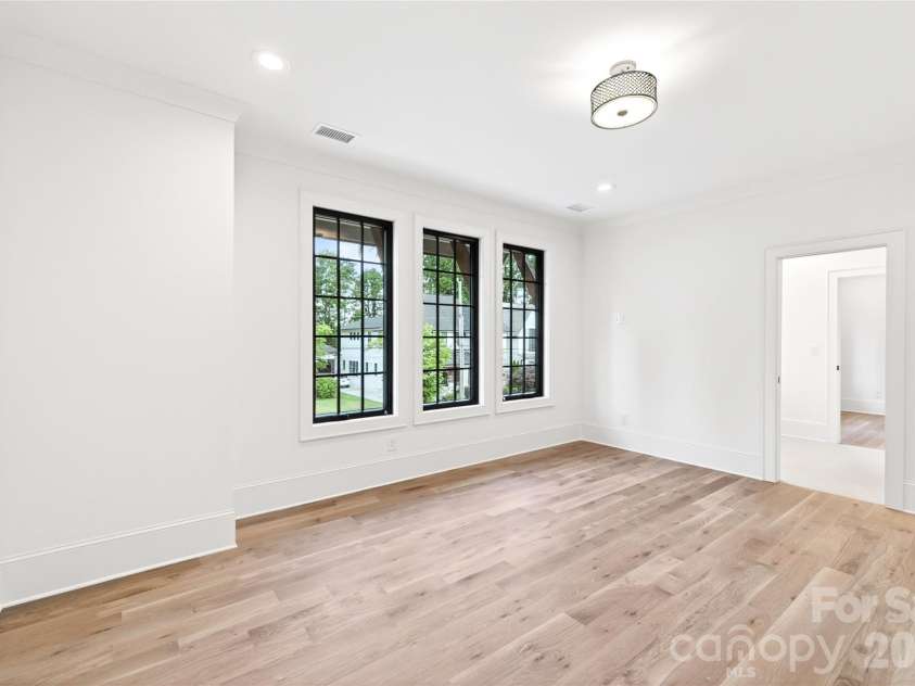 709 Bertonley Avenue, Charlotte, NC 28211.  MLS# CAR4419216, YatesRealty ID 36046. 