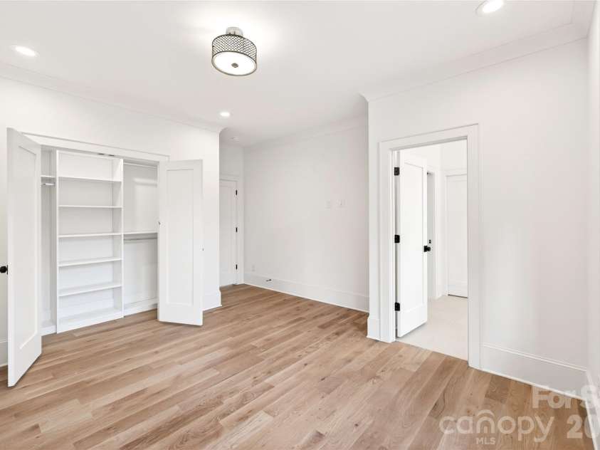 709 Bertonley Avenue, Charlotte, NC 28211.  MLS# CAR4419216, YatesRealty ID 36046. 