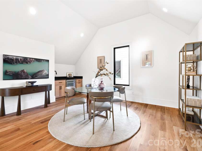 709 Bertonley Avenue, Charlotte, NC 28211.  MLS# CAR4419216, YatesRealty ID 36046. 