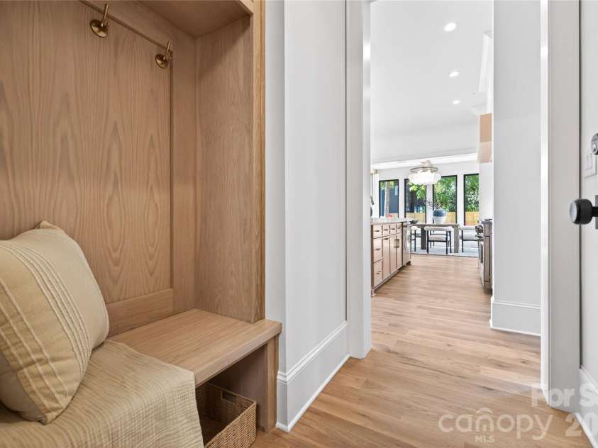 709 Bertonley Avenue, Charlotte, NC 28211.  MLS# CAR4419216, YatesRealty ID 36046. 