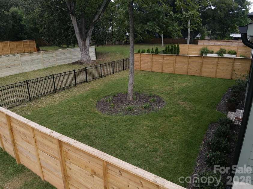 709 Bertonley Avenue, Charlotte, NC 28211.  MLS# CAR4419216, YatesRealty ID 36046. 