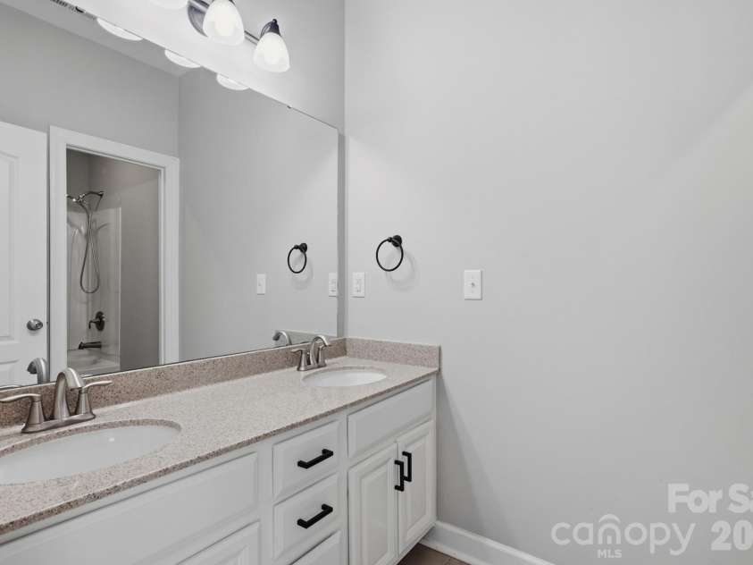 4672 Carrington Drive, Lancaster, SC 29720.  MLS# CAR4389386, YatesRealty ID 36047. Bathroom 2
