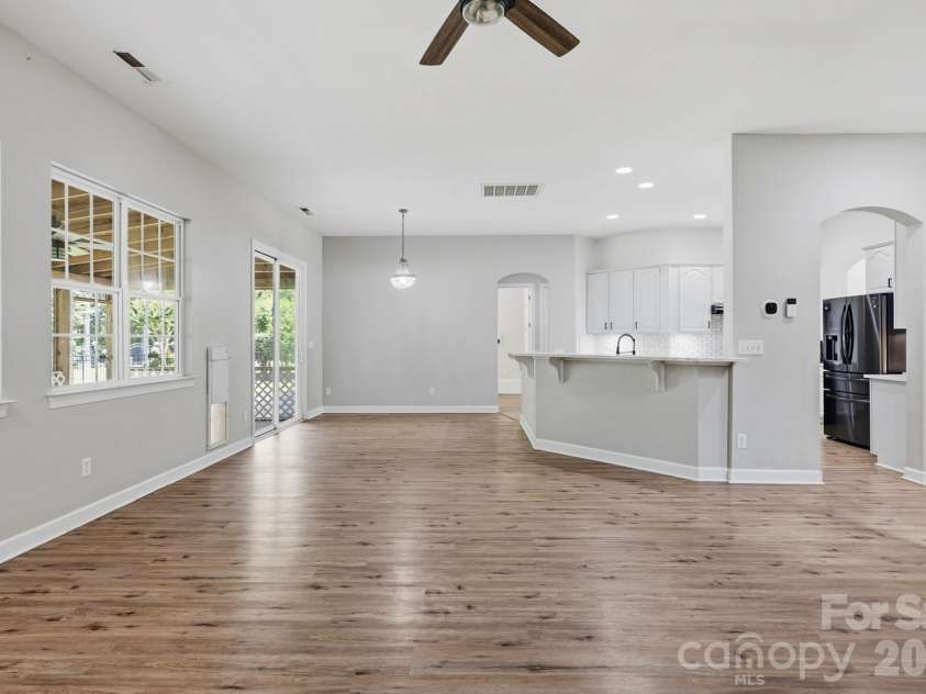 4672 Carrington Drive, Lancaster, SC 29720.  MLS# CAR4389386, YatesRealty ID 36047. Breakfast Nook