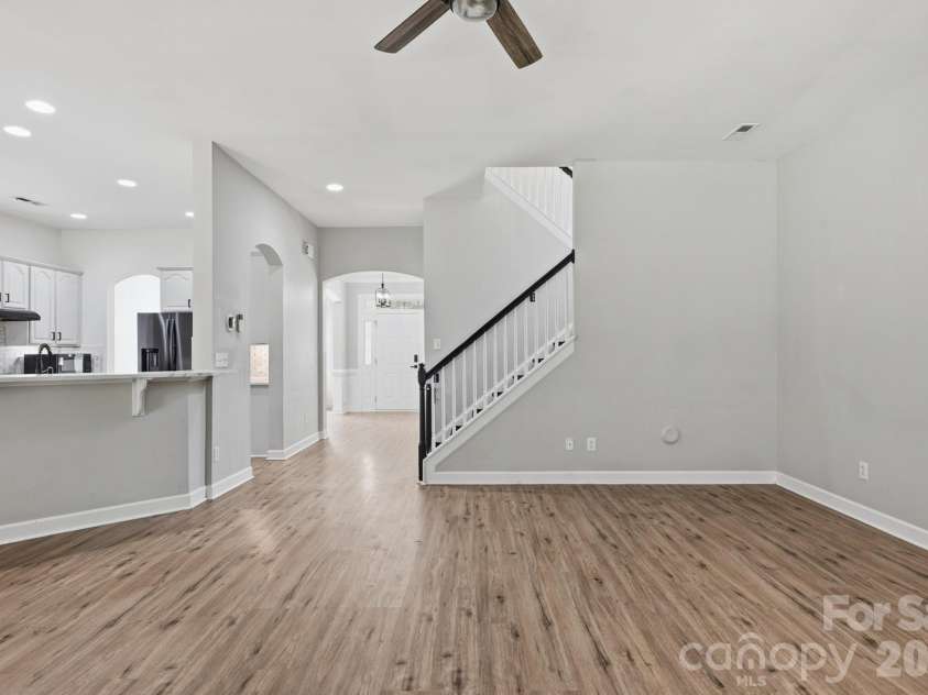 4672 Carrington Drive, Lancaster, SC 29720.  MLS# CAR4389386, YatesRealty ID 36047. Hallway