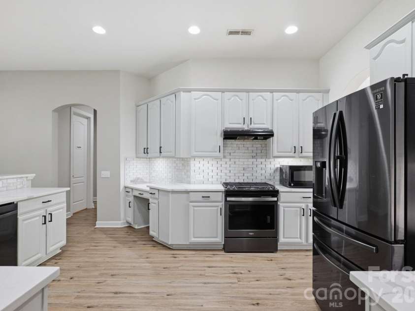 4672 Carrington Drive, Lancaster, SC 29720.  MLS# CAR4389386, YatesRealty ID 36047. Kitchen