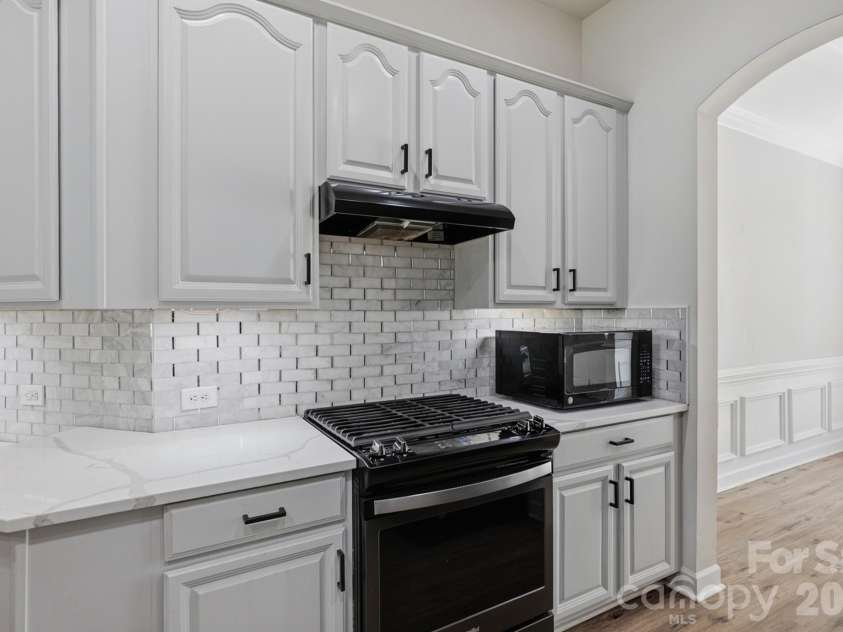 4672 Carrington Drive, Lancaster, SC 29720.  MLS# CAR4389386, YatesRealty ID 36047. Kitchen