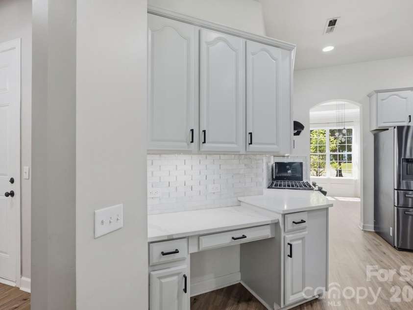 4672 Carrington Drive, Lancaster, SC 29720.  MLS# CAR4389386, YatesRealty ID 36047. Kitchen