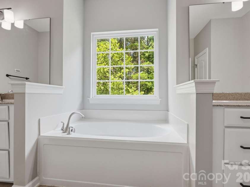 4672 Carrington Drive, Lancaster, SC 29720.  MLS# CAR4389386, YatesRealty ID 36047. Primary Bathroom