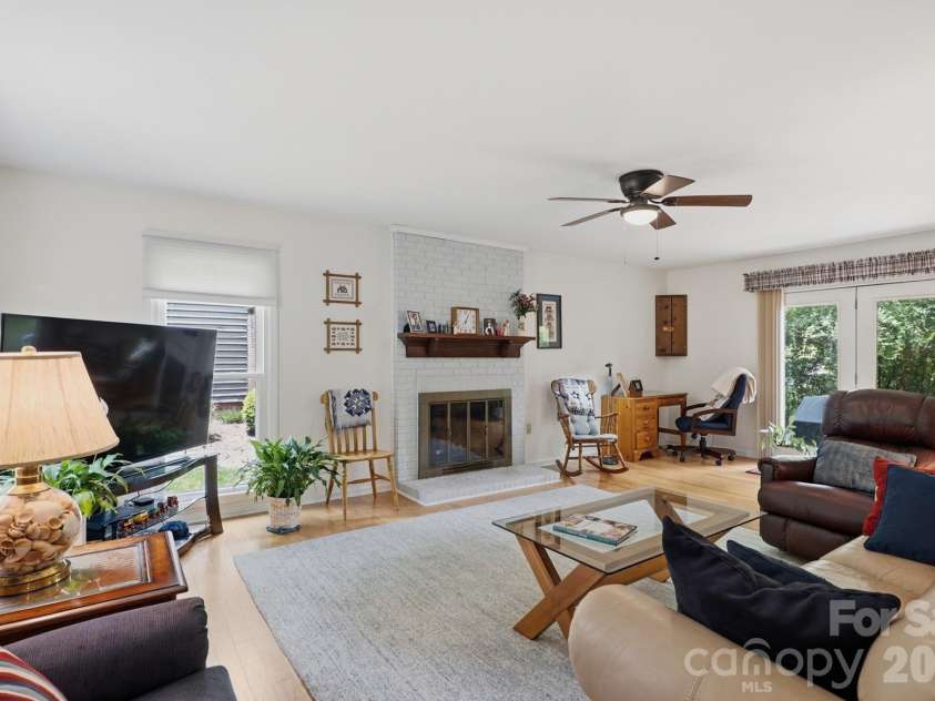 8614 Ducksbill Drive, Charlotte, NC 28277.  MLS# CAR4394654, YatesRealty ID 36048. 