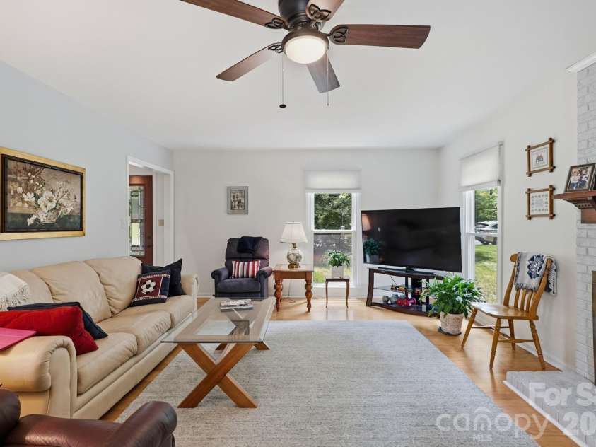 8614 Ducksbill Drive, Charlotte, NC 28277.  MLS# CAR4394654, YatesRealty ID 36048. 