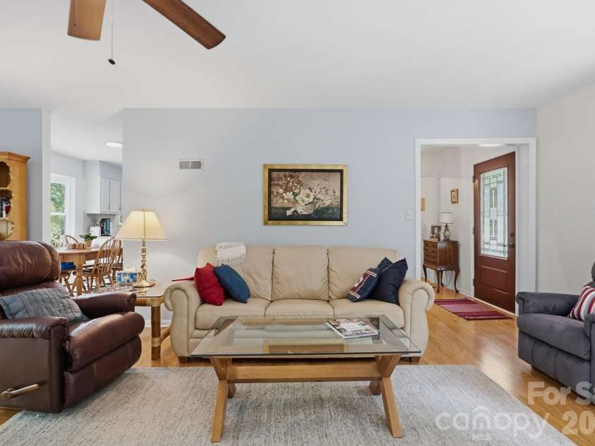 8614 Ducksbill Drive, Charlotte, NC 28277.  MLS# CAR4394654, YatesRealty ID 36048. 
