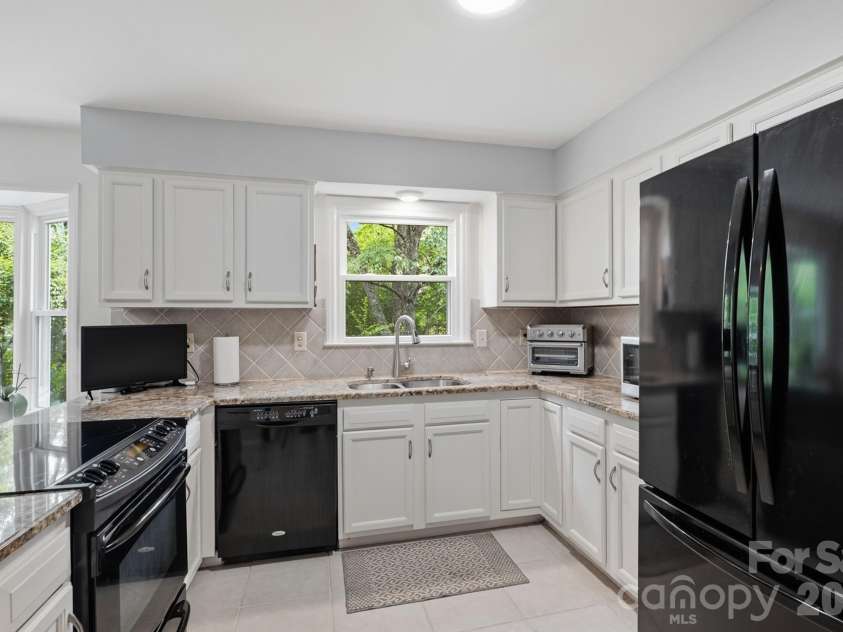 8614 Ducksbill Drive, Charlotte, NC 28277.  MLS# CAR4394654, YatesRealty ID 36048. 