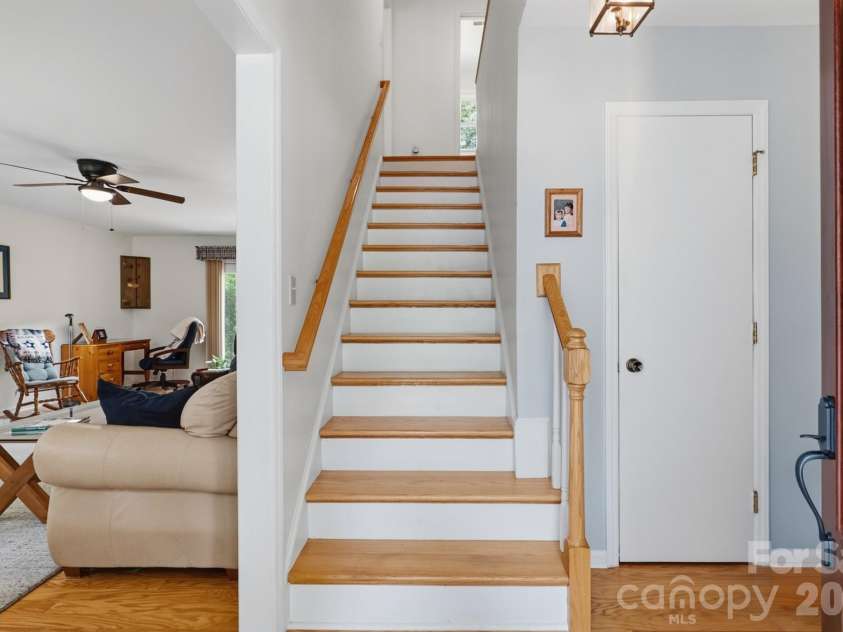 8614 Ducksbill Drive, Charlotte, NC 28277.  MLS# CAR4394654, YatesRealty ID 36048. 