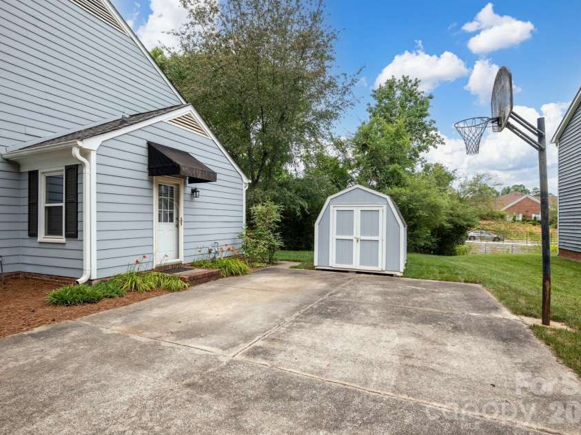 8614 Ducksbill Drive, Charlotte, NC 28277.  MLS# CAR4394654, YatesRealty ID 36048. 
