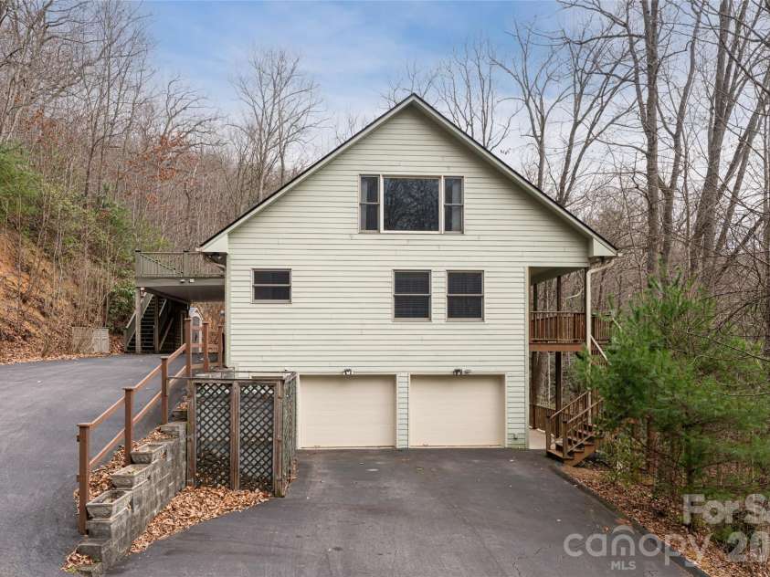 31 Timber Park Drive, Black Mountain, NC 28711.  MLS# CAR4336754, YatesRealty ID 3605. 