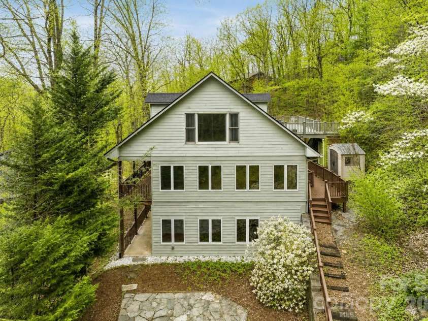 31 Timber Park Drive, Black Mountain, NC 28711.  MLS# CAR4336754, YatesRealty ID 3605. 