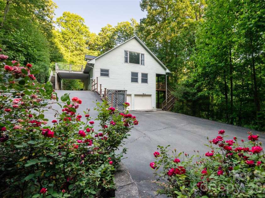 31 Timber Park Drive, Black Mountain, NC 28711.  MLS# CAR4336754, YatesRealty ID 3605. 