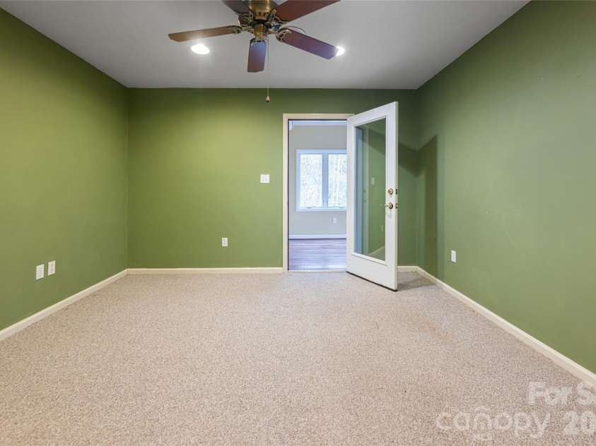 31 Timber Park Drive, Black Mountain, NC 28711.  MLS# CAR4336754, YatesRealty ID 3605. Basement Bonus room
