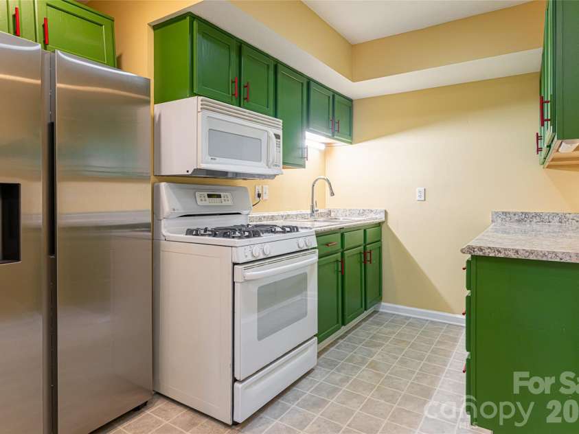 31 Timber Park Drive, Black Mountain, NC 28711.  MLS# CAR4336754, YatesRealty ID 3605. Basement kitchen
