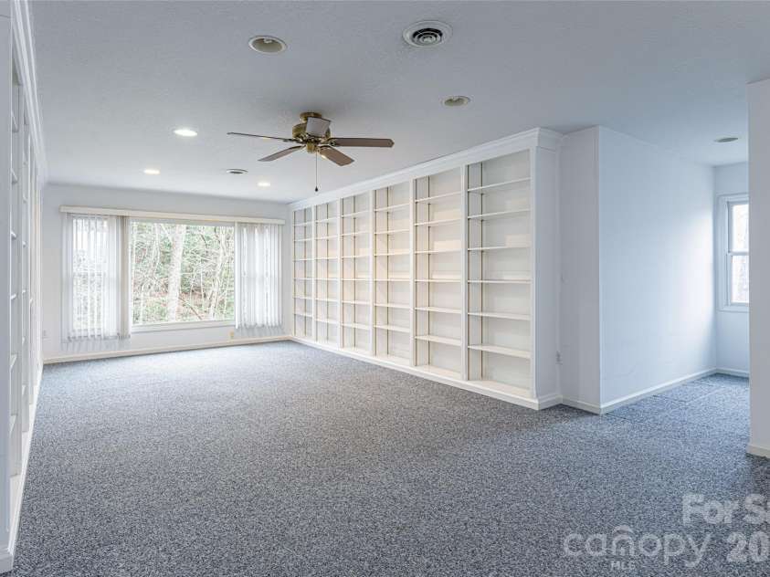 31 Timber Park Drive, Black Mountain, NC 28711.  MLS# CAR4336754, YatesRealty ID 3605. Second Floor Bedroom 3