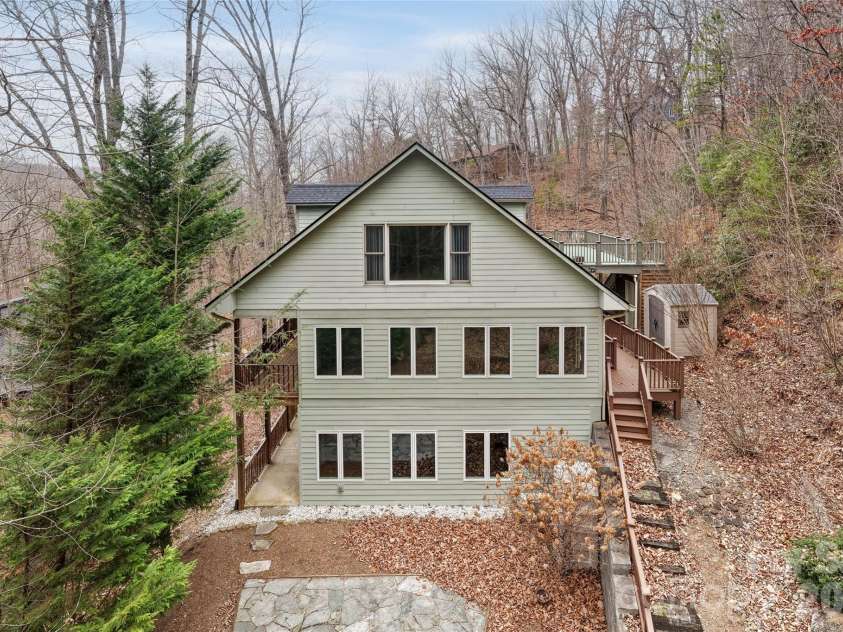 31 Timber Park Drive, Black Mountain, NC 28711.  MLS# CAR4336754, YatesRealty ID 3605. Side
