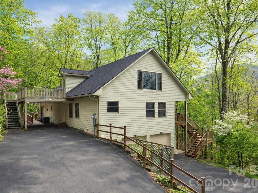 31 Timber Park Drive, Black Mountain, NC 28711.  MLS# CAR4336754, YatesRealty ID 3605. Spring (virtually staged)