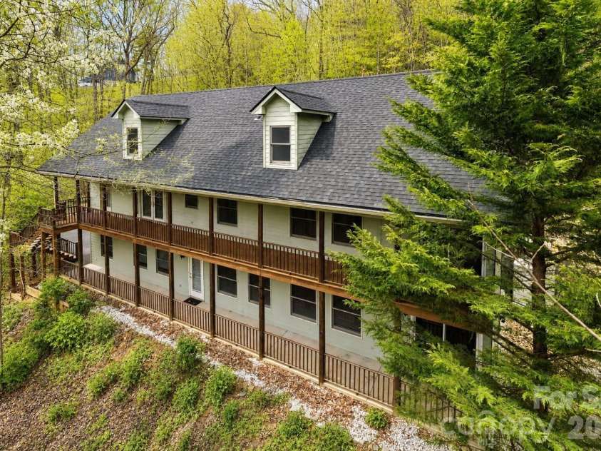 31 Timber Park Drive, Black Mountain, NC 28711.  MLS# CAR4336754, YatesRealty ID 3605. Virtual spring